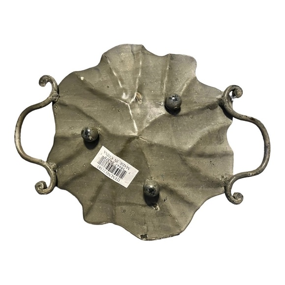 LILLY pad metal tray with frog and handles painted a moss green 8” x 11” frog 2” - Picture 2 of 9